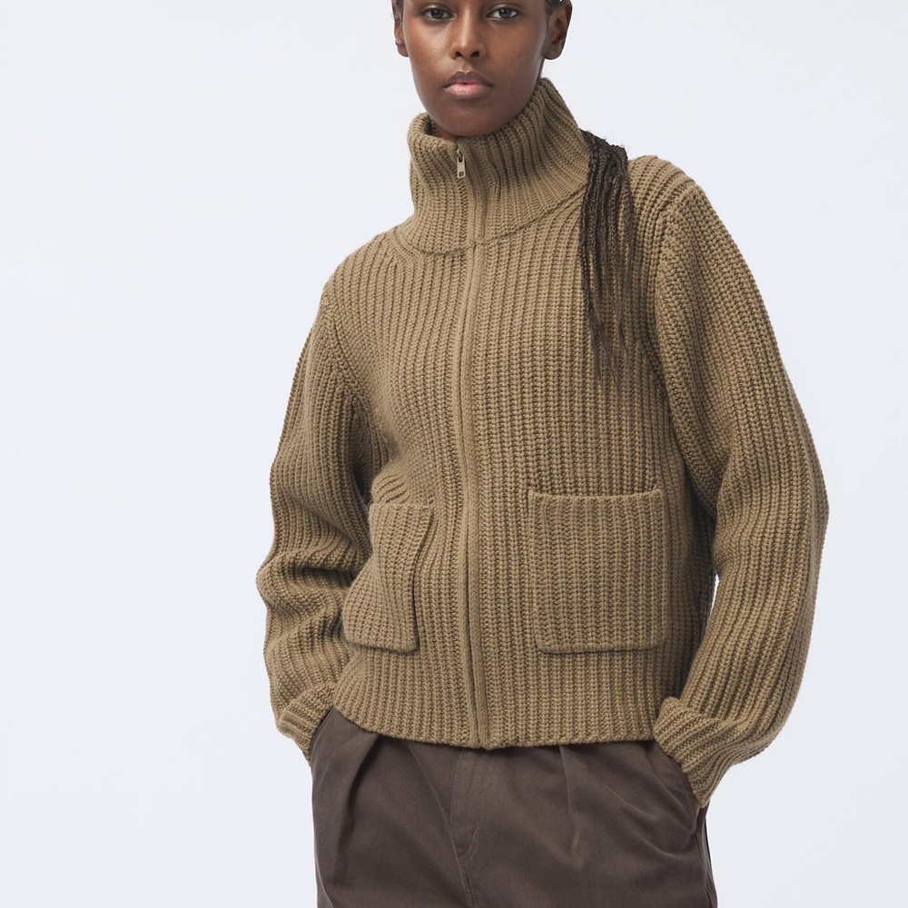 Uniqlo Taupe Knit Pullover